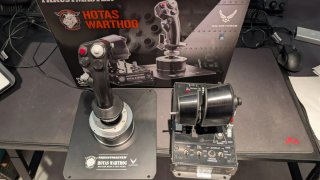 Thrustmaster HOTAS Warthog Joystick y Acelerador