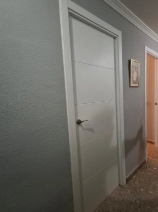 Instalador de puertas interiores