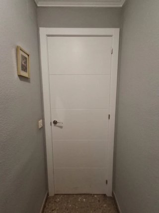 Instalador de puertas interiores