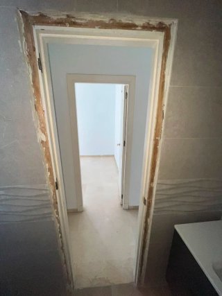 Instalador de puertas interiores
