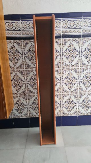 Columna Almacenamiento CDs Madera