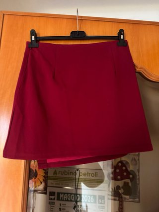 Completo gonna bordeaux e top argento