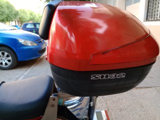 Hyosung GV 250 Cruiser Roja y Negra