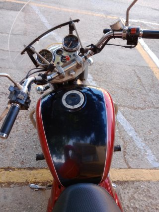 Hyosung GV 250 Cruiser Roja y Negra