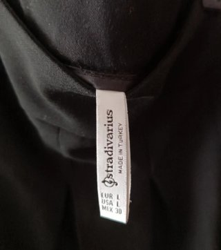 Falda corta Stradivarius negra Talla L
