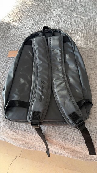 Pala de pádel Bullpadel Game W y mochila Bullpadel