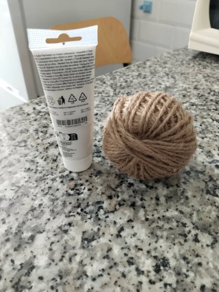 Bote pintura acrílica DIY y cuerda