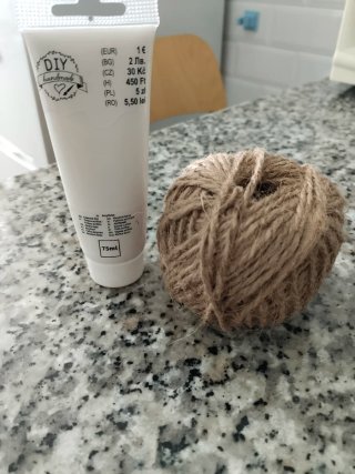 Bote pintura acrílica DIY y cuerda