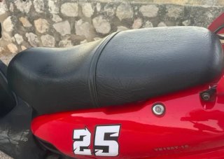 Yiben 125 Scooter Roja y Plata