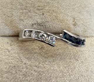 Anillo oro 18 kt con diamantes y zafiros