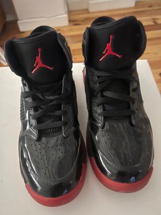 Jordan Zapatillas Negras y Rojas
