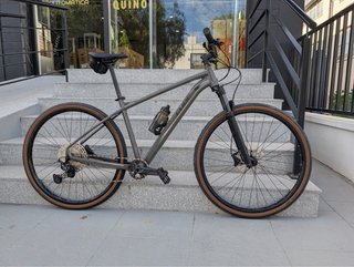 Bicicleta Cube Reaction Pro L