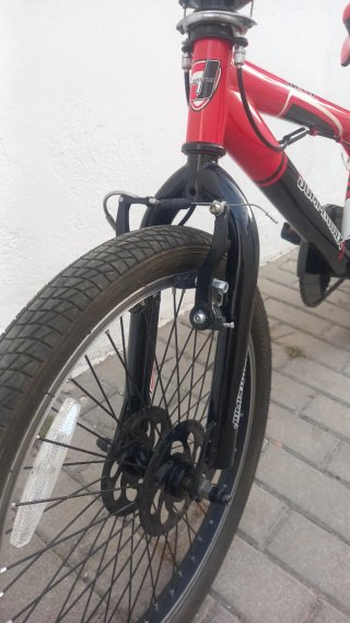 Bicicleta Freestyle Rossa