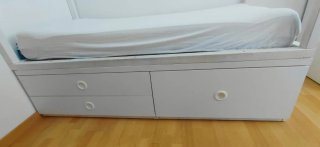 Cama casita Montessori con base de cajones