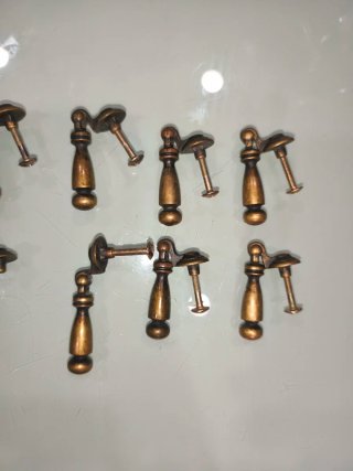 Conjunto 12 tiradores antiguos bronce macizo