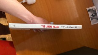 Tus lineas rojas tomas navarro