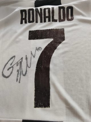 Maglia Juventus CR7 autografata