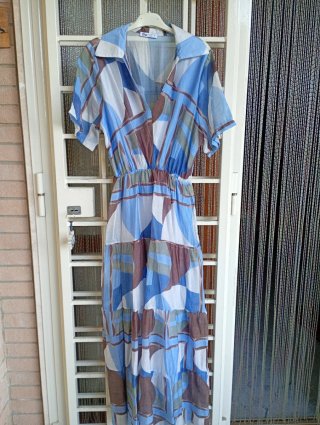 Vestito lungo estivo fantasia geometrica.