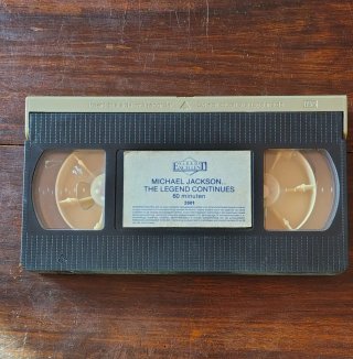 VHS Michael Jackson - The Legend Continues