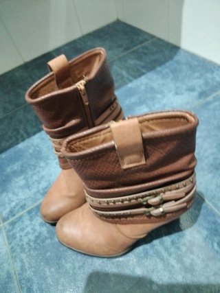 Botas marrones sin usar
