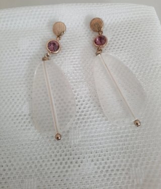 CAMISETA ZARA FLORES+PENDIENTES