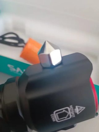 LINTERNA  MUY POTENTE DE DIODOS A ESTRENAR