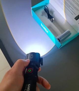 LINTERNA  MUY POTENTE DE DIODOS A ESTRENAR