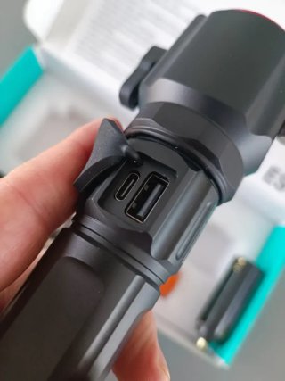 LINTERNA  MUY POTENTE DE DIODOS A ESTRENAR