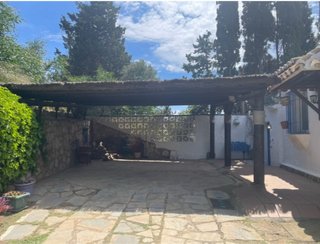 Pérgola de madera maciza grande artesanal