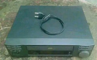 Monitor PC y Reproductor VHS