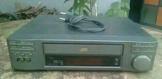 Monitor PC y Reproductor VHS