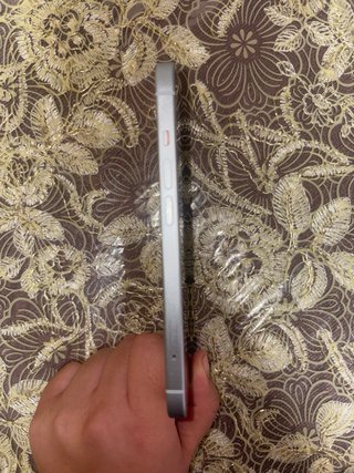 iPhone 15 azul claro 90% batería