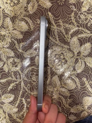 iPhone 15 azul claro 90% batería