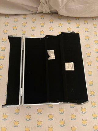 Neceser profesional metálico plateado
