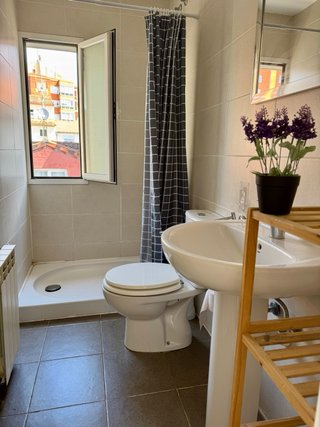 Alquilo piso en Burgos, 2 habitaciones,  3 sin asc
