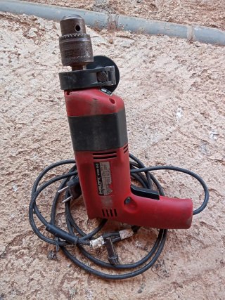 Taladro Hilti G-85630 con mango