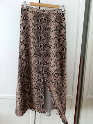 Falda larga estampado serpiente - Zara