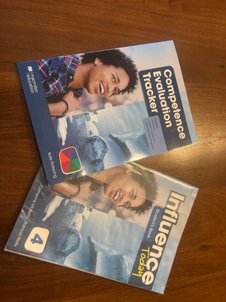 INFLUENCE TODAY 4 Student's book: libro de text...
