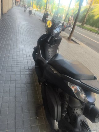 Piaggio Beverly 350 Negra