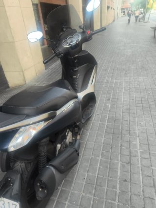 Piaggio Beverly 350 Negra