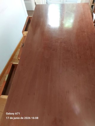 Elegante mesa de despacho madera noble