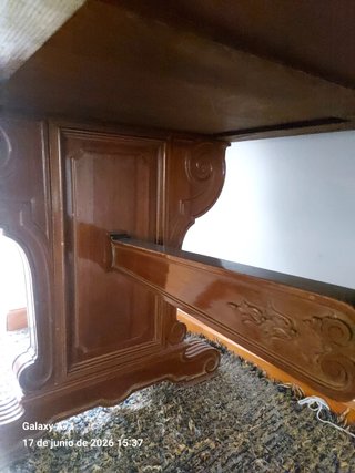 Elegante mesa de despacho madera noble