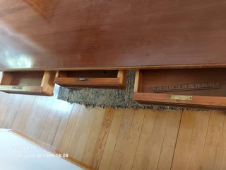 Elegante mesa de despacho madera noble