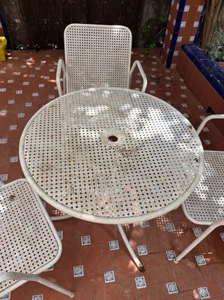 Conjunto mesa y sillas de jardín