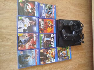 PS4 Negra con 2 Mandos y 9 Juegos
