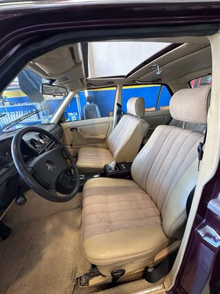Mercedes-Benz W123 1980