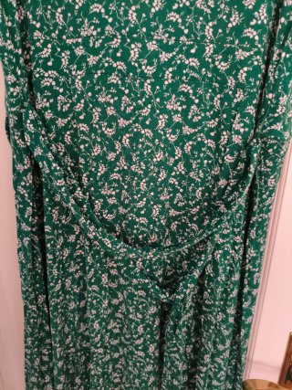 Vestido premamá verde floral