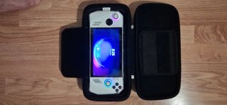 Asus ROG Ally Z1 Extreme, console portatile con processore Z1 Extreme