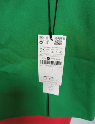 Falda verde Stradivarius