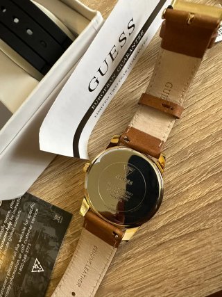 Reloj Guess Dorado y Verde Nuevo